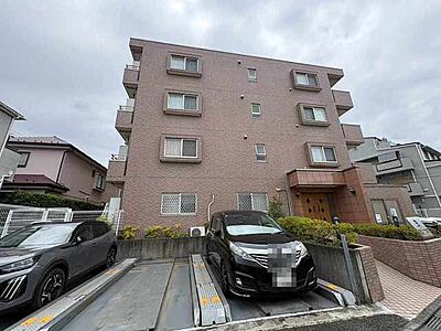 外観:現在お部屋をリフォーム中です。建築中の物件については現地確認の他、同施工会社の完成施工例のご案内、担当者のプレゼンテーションにてご検討ください。 外観:現在お部屋をリフォーム中です。建築中の物件については現地確認の他、同施工会社の完成施工例のご案内、担当者のプレゼンテーションにてご検討ください。