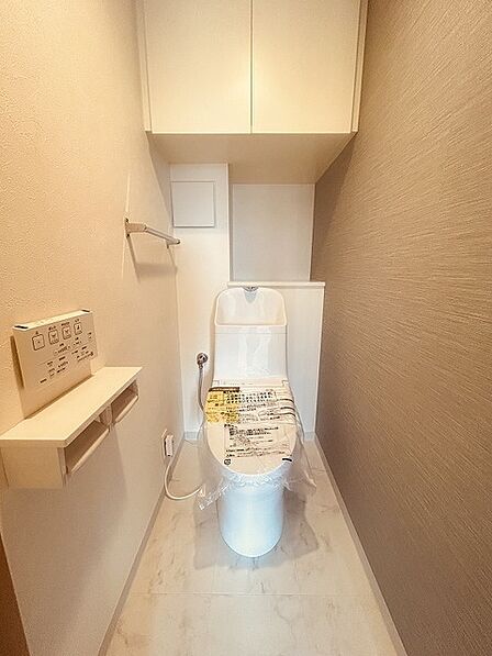 トイレにはウォシュレット機能を標準装備。 