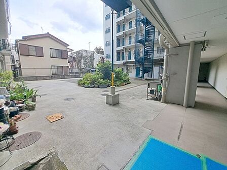 日々の暮らしにゆとりをもたらす広々としたオープンスペースです。