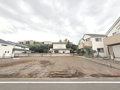 外観:建築条件なしの敷地。弊社グループ「白馬建設」にて建物プランをご提案できます。実際の陽当たりやサイズ感を現地でお確かめください。 外観:建築条件なしの敷地。弊社グループ「白馬建設」にて建物プランをご提案できます。実際の陽当たりやサイズ感を現地でお確かめください。