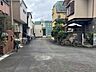 外観：安心して暮らすことのできる住宅街。住宅地の道路は一般に交通量が少なく車などの騒音が少ないため、住民にとって静かな生活環境が提供されます。 