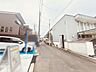 外観：安心して暮らすことのできる住宅街。　住宅地の道路は一般に交通量が少なく車などの騒音が少ないため、住民にとって静かな生活環境が提供されます。 