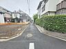 外観：周辺は住宅が建ち並ぶ閑静な住宅街です。 