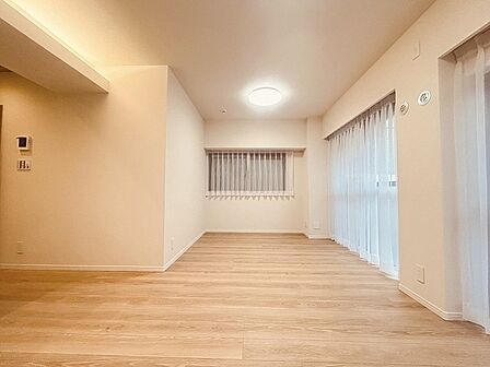 家族が一番集まる場所だから広々としつつも素敵な空間であって欲しい。みんながくつろぐリビングからキッチンまでが一つの空間のように繋がる間取り。