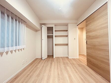 各お部屋に収納が設置されています。