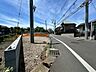 外観：周辺は住宅が建ち並ぶ閑静な住宅街です。 