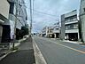 外観：現地のご見学予約もスタートしました。現地ご見学の際、スタッフが様々なご質問に対応いたします、周辺環境、前面道路、建築可能な建物について、ぜひご相談ください。