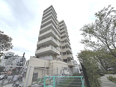 外観:周辺の街並みの中で適度な主張、生活に溶け込むシンプルなデザインの外観が魅力のマンションです。 外観:周辺の街並みの中で適度な主張、生活に溶け込むシンプルなデザインの外観が魅力のマンションです。