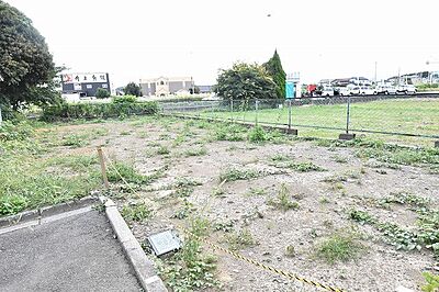 外観：現地のご見学予約もスタートしました。周辺で売りに出ている物件も沢山御座います。まとめてご見学ができますのでお気軽にお申しつけください。 