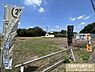 外観：南西側に畑が広がる敷地。開放感があり、あたたかな陽射しを感じられます。明るい陽射しが身近になる毎日が過ごせます。