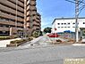 駐車場：【駐車場】車種を選ばない平面タイプの駐車場が敷地内にあります。第2駐車場もあり。ご利用の際は、空き状況を確認いたします。