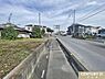 その他：お住まいの南側は幅員7.55ｍの道路に約6ｍ以上接した開けた造り。暖かな南からの陽光を室内にも取り入れられる設計をすることも可能です。