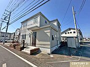 【敷地約57坪のゆとりある4LDK】片柳小学校まで徒歩7分と、お子様の毎日の通学も安心の距離です。周辺にはスーパーやコンビニなどの商業施設も充実しており、毎日のお買い物にも便利！