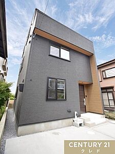 外観:モダン×スタイリッシュの3階建て。閑静な住宅街に位置しながら、スーパーや日常のお買い物に必要な施設が徒歩圏内に揃う、暮らしやすい環境です。 外観:モダン×スタイリッシュの3階建て。閑静な住宅街に位置しながら、スーパーや日常のお買い物に必要な施設が徒歩圏内に揃う、暮らしやすい環境です。