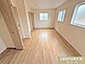 子供部屋：【洋室5.25帖+5帖】ドアと収納が2つずつあり、将来的に2部屋へ仕切ることも可能なフレキシブル設計。ライフスタイルに合わせて柔軟に使えます。