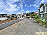 その他：東武越生線「武州唐沢」駅徒歩7分。駐車場は全棟、並列2台分を確保！前面道路は幅員約6ｍの公道で、駐車やお車の出し入れもスムーズに行えます。