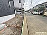 その他：千代田小・中学校まで徒歩4分で、毎日の通学も安心。スーパー・コンビニ・ドラッグストアも徒歩9分圏内に揃う、子育て世帯に嬉しい暮らしやすい住環境です。