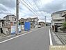その他：只今、基礎工事中です。耐震性にも配慮した構造。しっかりとした基礎が、長く安心して暮らせる住まいを支えます。