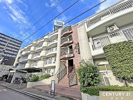 大切なペットと一緒に暮らせる、南西角部屋の2SDK。リノベーション済みのきれいな室内で、家族とペットが心地よく暮らせる住まいです。
