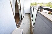 別号室のお写真ですので、現況を優先とさせて頂きます(実際のお部屋をご内覧下さい)