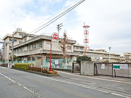 相模原市立中央小学校　距離約700m