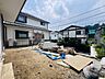 その他：造成中の住宅用地周囲に住宅がある環境