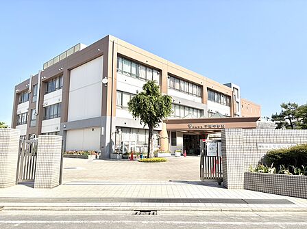 川崎市立平間中学校 距離約750m