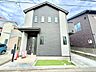 外観：戸建て住宅の外観玄関前に駐車スペースあり