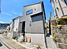 外観：住宅街に立つモダンな2階建て住宅の外観です