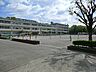 周辺：町田市立鶴川中央小学校　距離約1400m