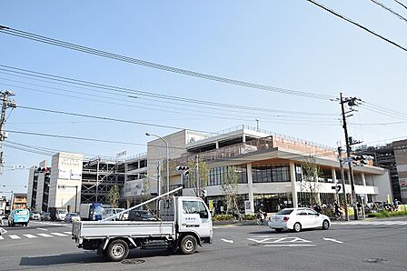 アピタ 横浜綱島店 距離約380m