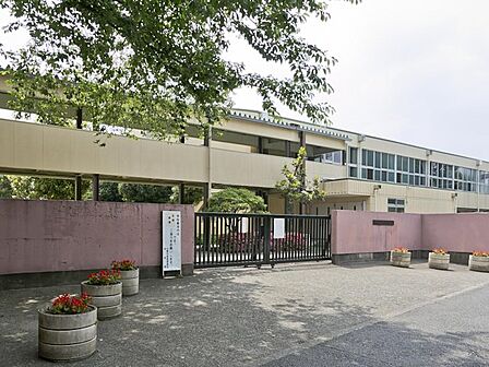 日野市立第四中学校 距離約520m
