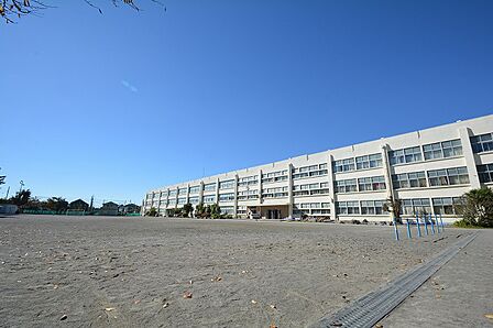 大和市立西鶴間小学校まで約900m