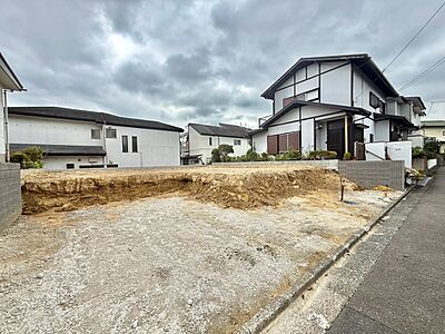 外観:住宅地の更地で建築準備がされた物件です 外観:住宅地の更地で建築準備がされた物件です