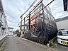 周辺：建築中の建物が並ぶ前面道路