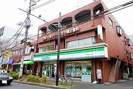 ファミリーマート たまプラーザ店まで約750m
