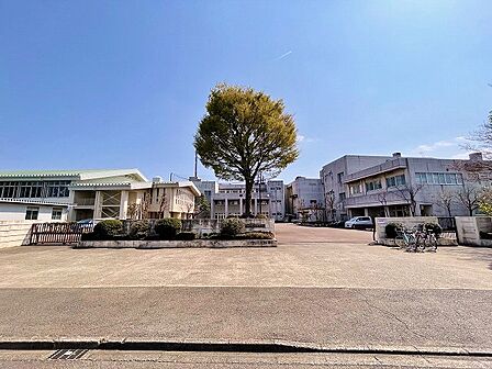 相模原市立東林中学校　距離約1600m