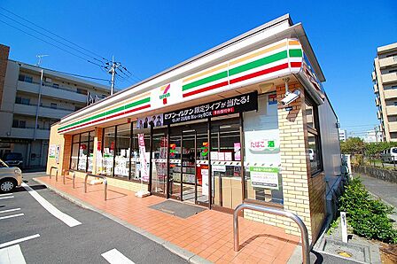 セブンイレブン 横浜鴨居1丁目店まで約240m