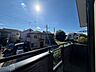 バルコニー：バルコニーから住宅街を望む眺望