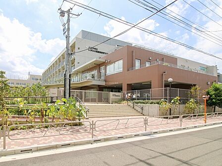 八王子市立いずみの森義務教育学校中学校 距離約400m