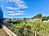 周辺：緑地と住宅街を望む眺望