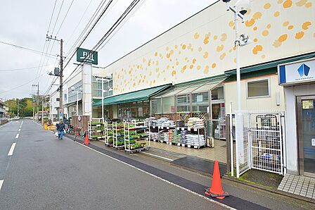 FUJI 鳥山店まで約1900m