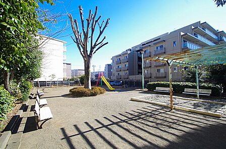 バラ山公園 距離約500m