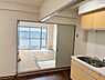 リビング/ダイニング：こちらの写真は明るさの調整を行っております。実際とは異なる場合があります。