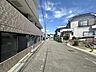 その他：閑静な住宅街は、落ち着いた住環境が魅力で、日々の暮らしに穏やかな時間をもたらしてくれます。車通りも少なく静かで安心感があり、心地よく過ごせます。
