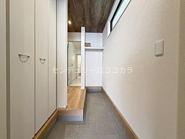 玄関を拡大表示