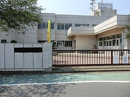 座間市立中原小学校まで1727m