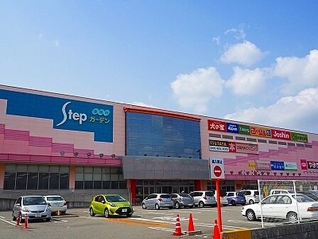 Stepガーデン藤原台まで1552m、ジョーシン藤原台店・キリン堂・スポーツクラブアクトス・やまや&ダイソー・アルペン・ゴルフ5・THUTAYA・その他多数
