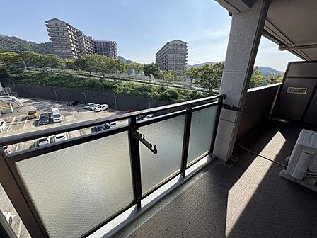 バルコニー前面には建物がありません