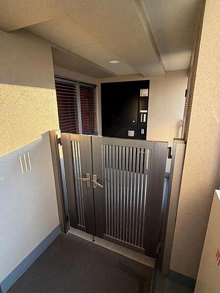 ◆専用ポーチ付きのお部屋◆角部屋◆